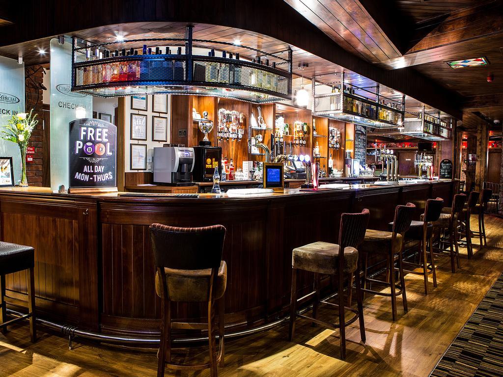 The Commercial Hotel Wishaw  Zewnętrze zdjęcie